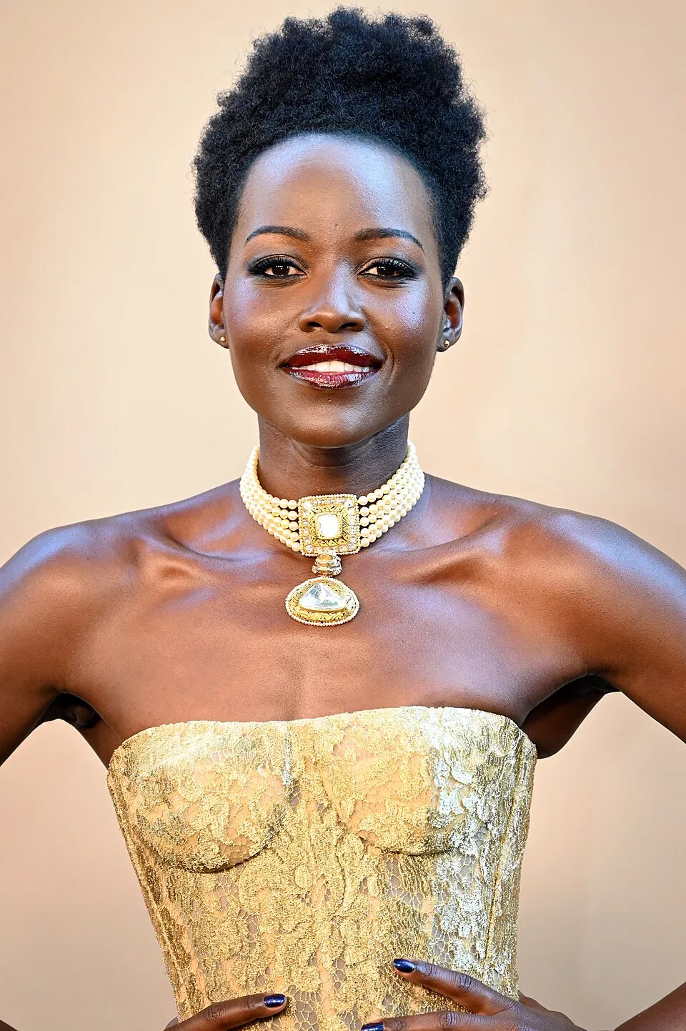 Lupita Nyong'o meraih berbagai penghargaan bergengsi internasional termasuk Academy Award