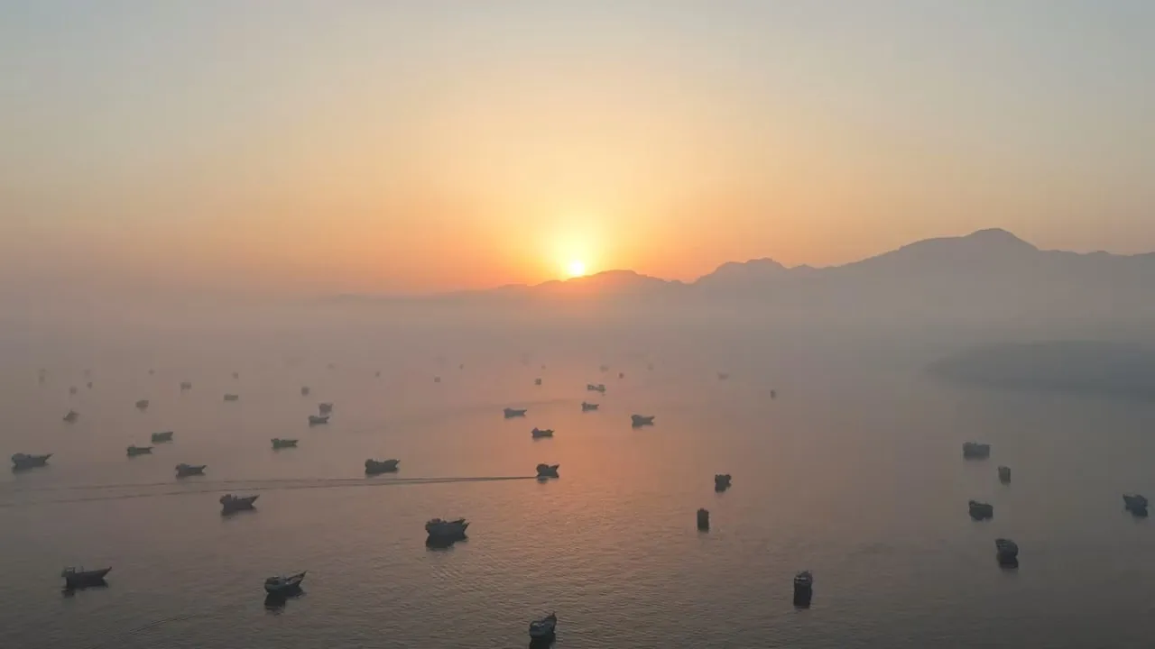 Militer AS buka jalur rahasia di Selat Hormuz untuk distribusi minyak mentah
