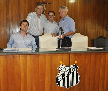 Milton Neves saat menghadiri rapat perpisahan dewan penasihat Santos FC