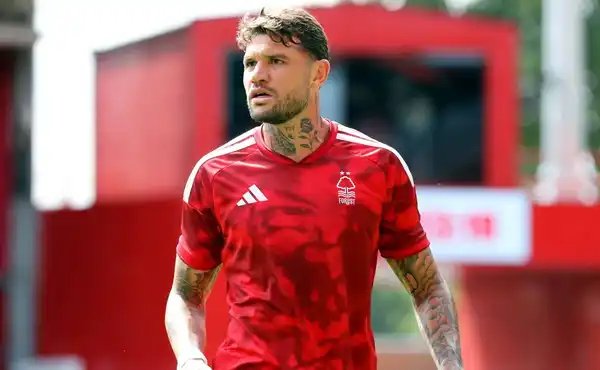AS Roma dan AC Milan bersaing ketat untuk mendatangkan bek Nottingham Forest jebolan São Paulo, Morato