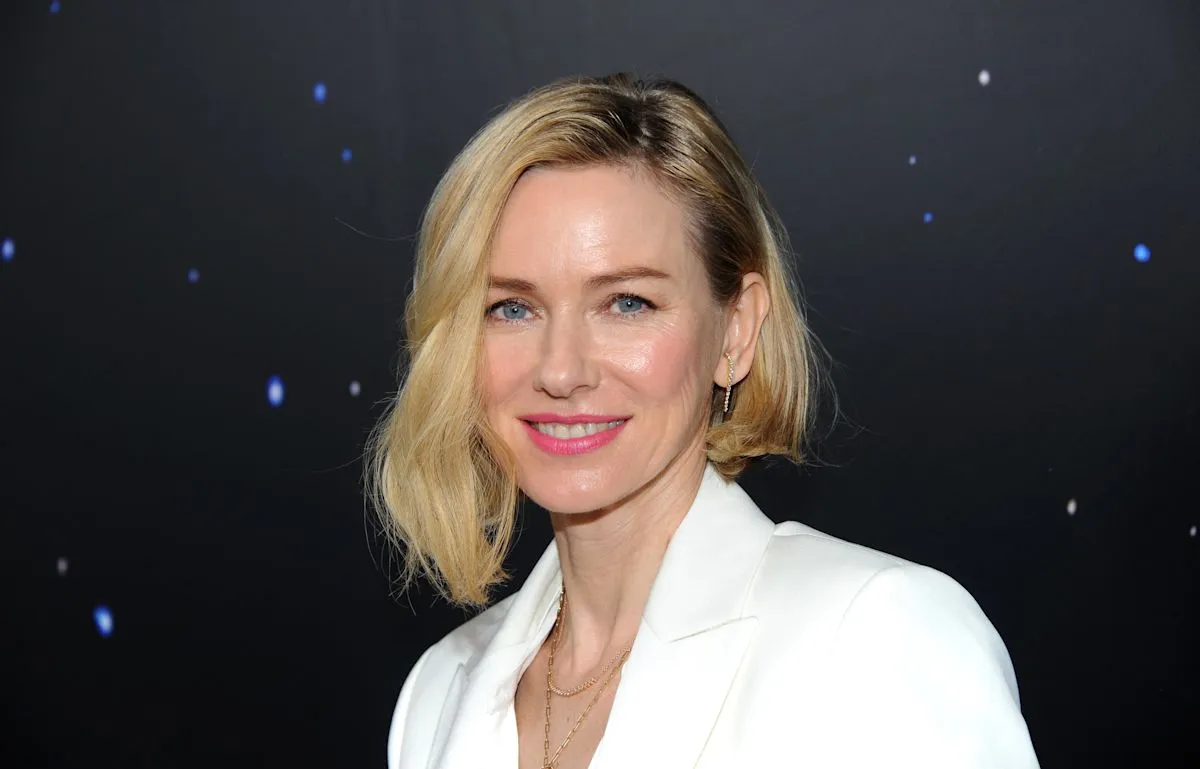 Naomi Watts dan putrinya Kai Schreiber tampil dalam kampanye mode Simkhai