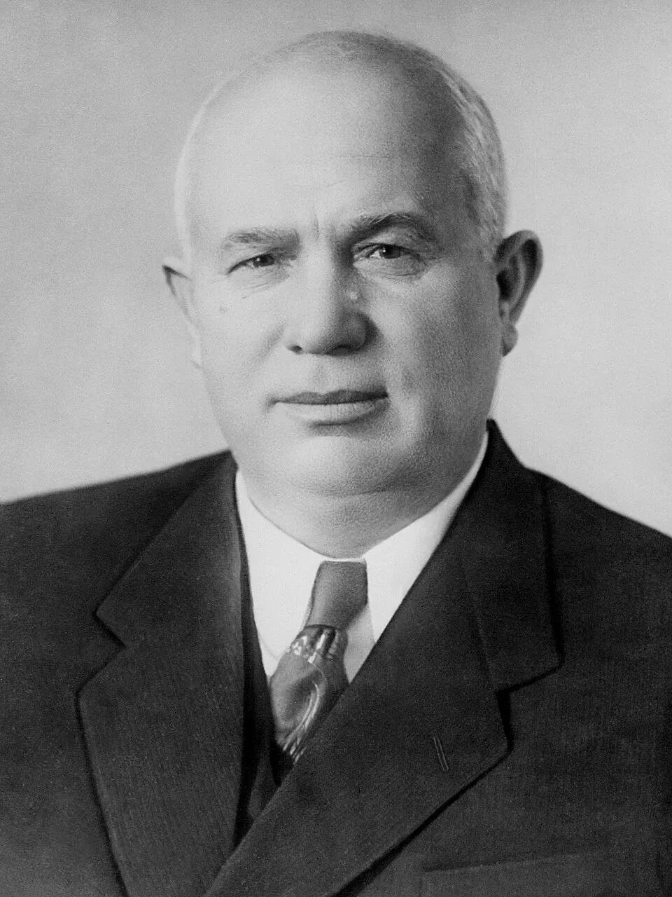Nikita Khrushchev, pemimpin Uni Soviet yang memimpin pada era Perang Dingin dan de-Stalinisasi