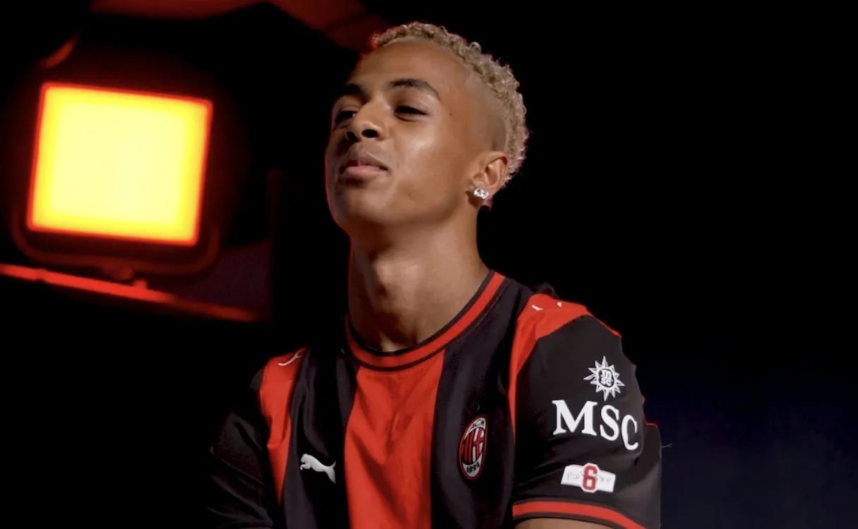 Omari Hutchinson resmi bergabung dengan AC Milan dari Nottingham Forest dengan status pinjaman