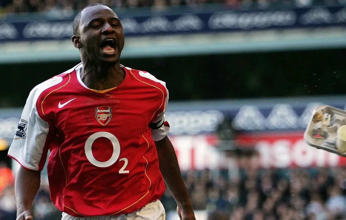 Patrick Vieira saat mengenakan seragam Arsenal di lapangan hijau