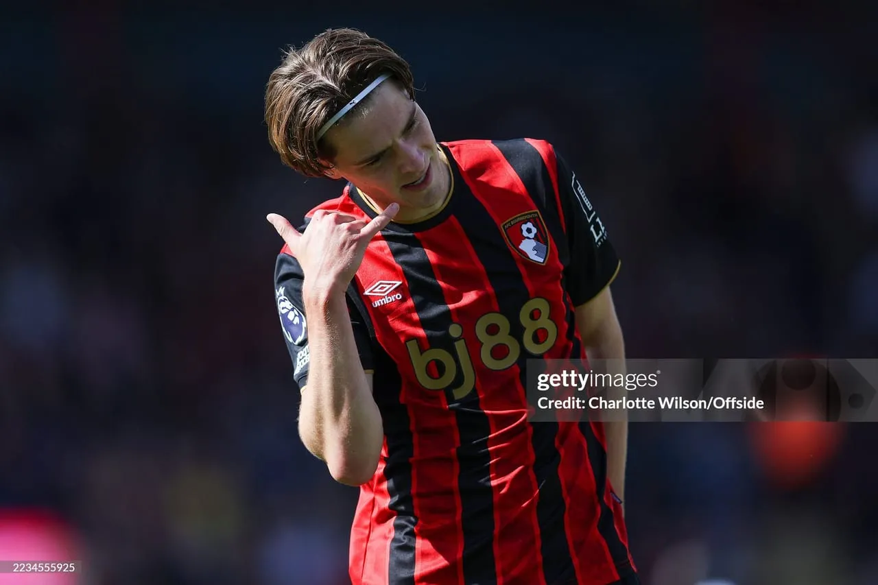 Pelatih Marco Rose memimpin sesi latihan Bournemouth untuk persiapan musim 2026/27