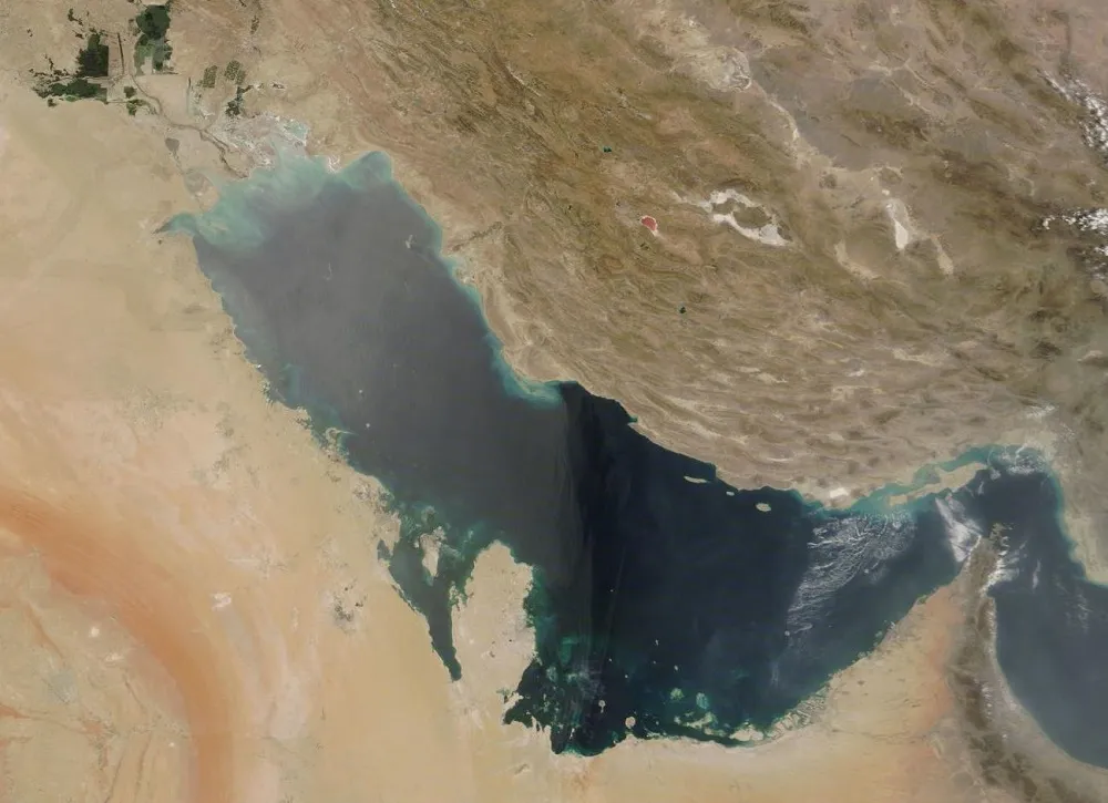 Pelaut India tolak lewati Selat Hormuz akibat ancaman serangan militer Iran