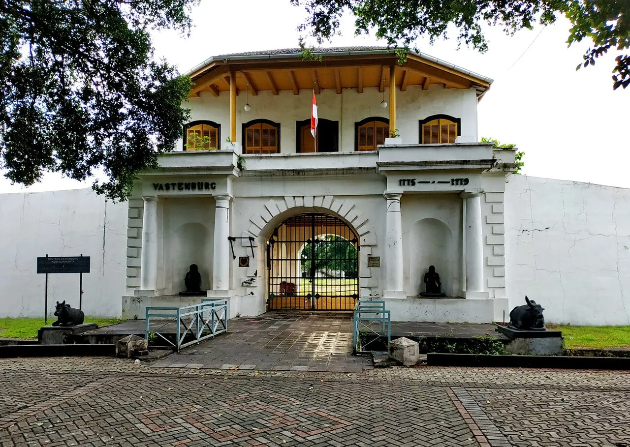 Pemandangan kawasan perkotaan di Kota Surakarta yang sarat nilai sejarah
