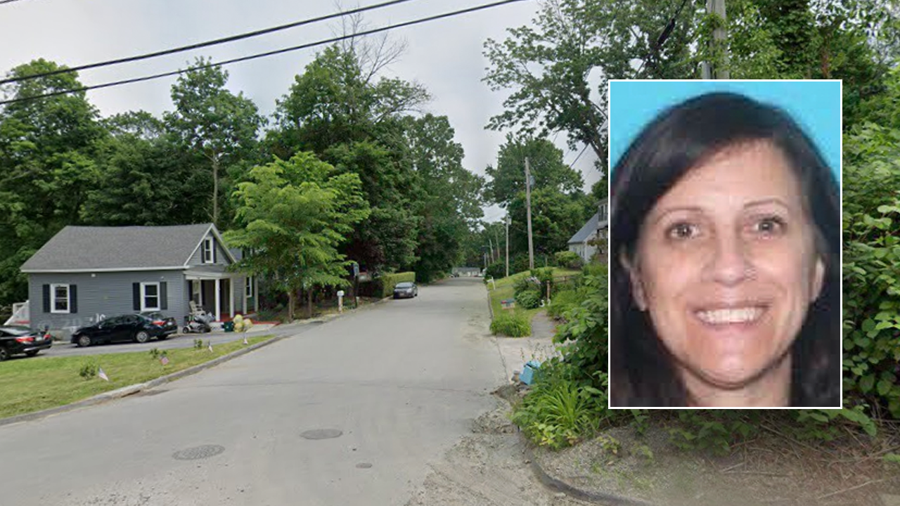 Garis polisi dan kendaraan penegak hukum di lokasi investigasi di Massachusetts