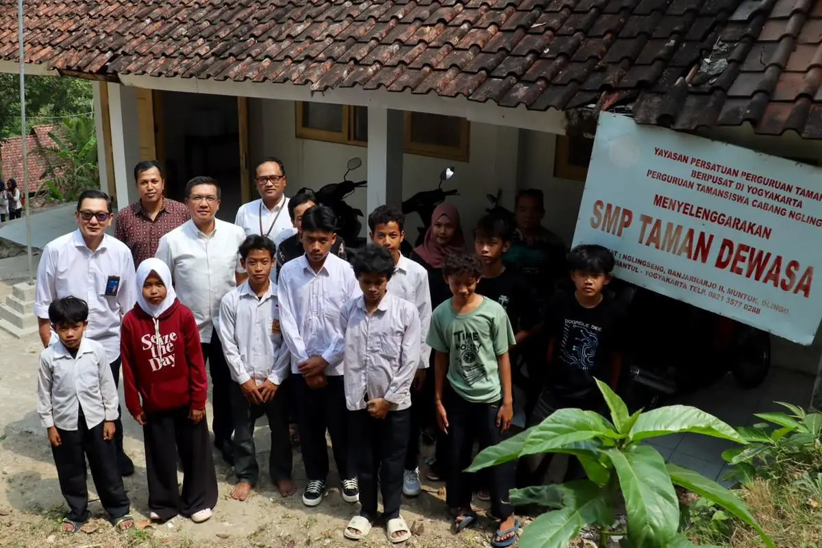 Dukungan PNM Mekaar kepada perajin bambu di Bantul berlanjut hingga bantuan fasilitas pendidikan anak