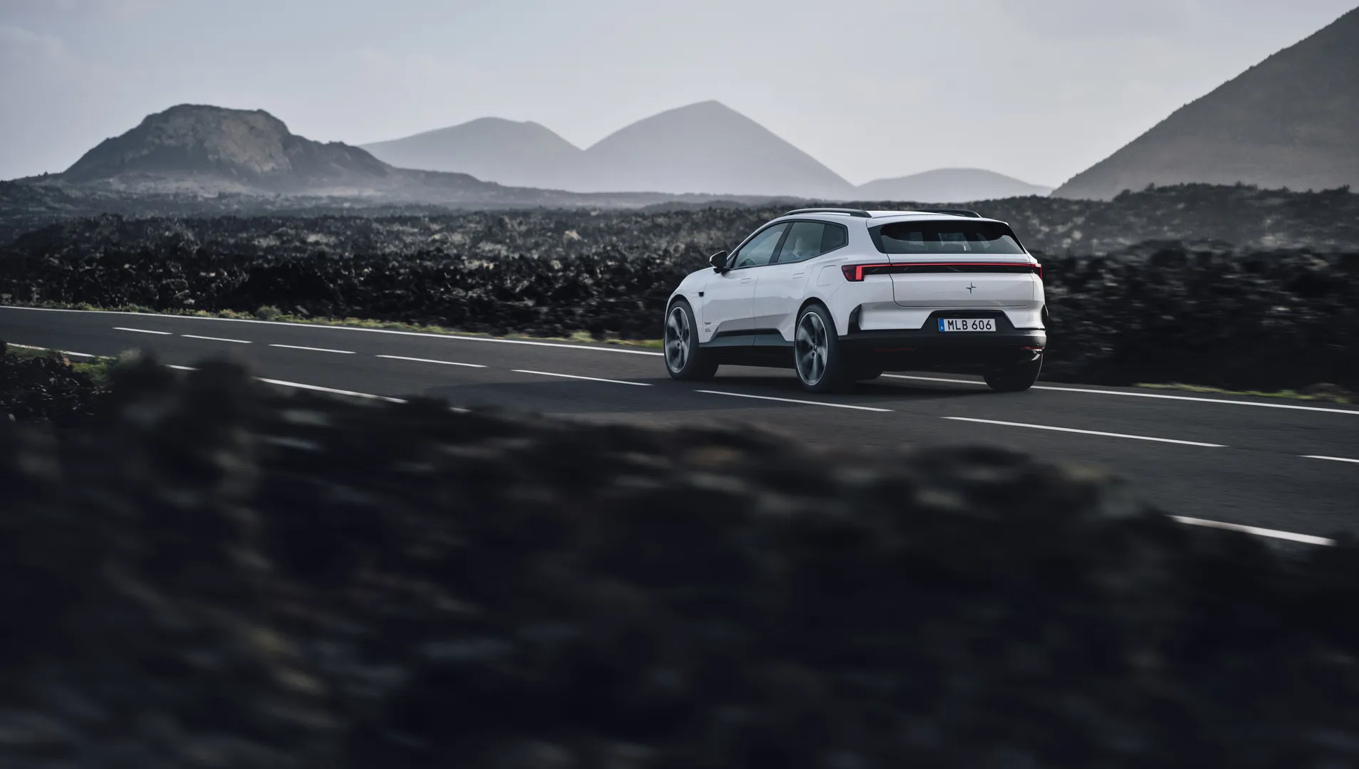 Polestar 4 SUV meluncur dengan desain atap lebih tinggi dan kaca belakang
