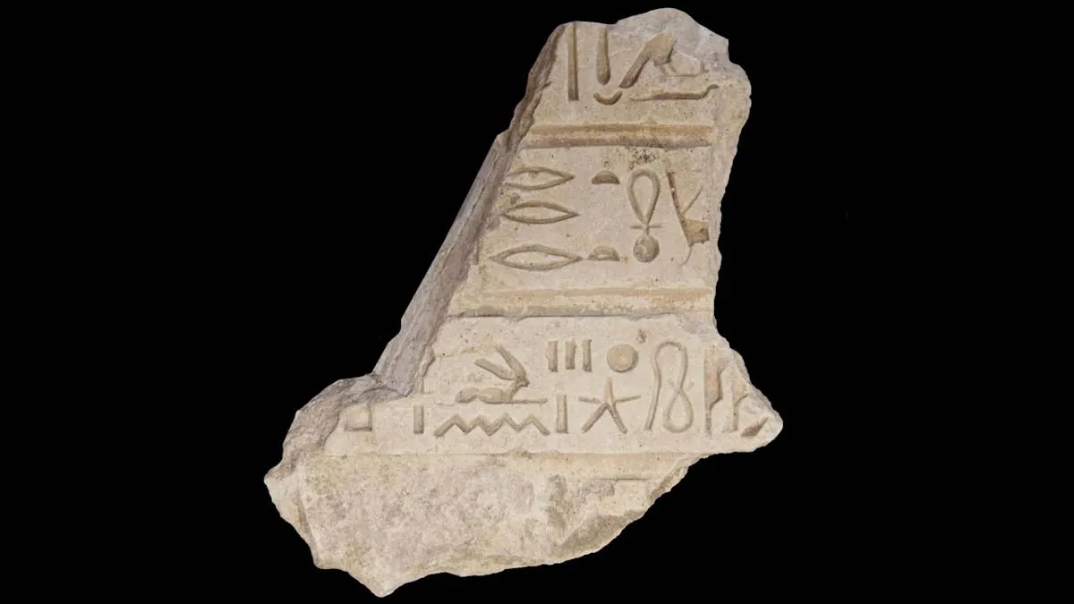 Prasasti hieroglif berusia 3.200 tahun dari era Ramesses II ditemukan di dekat Terusan Suez