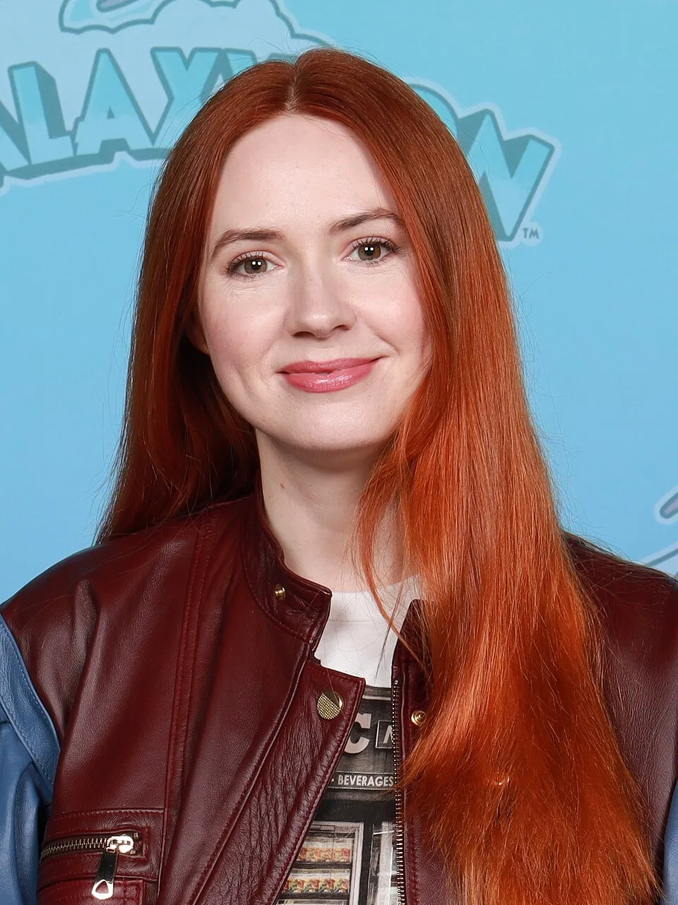 Profil aktris Karen Gillan yang sukses membintangi Doctor Who dan Marvel