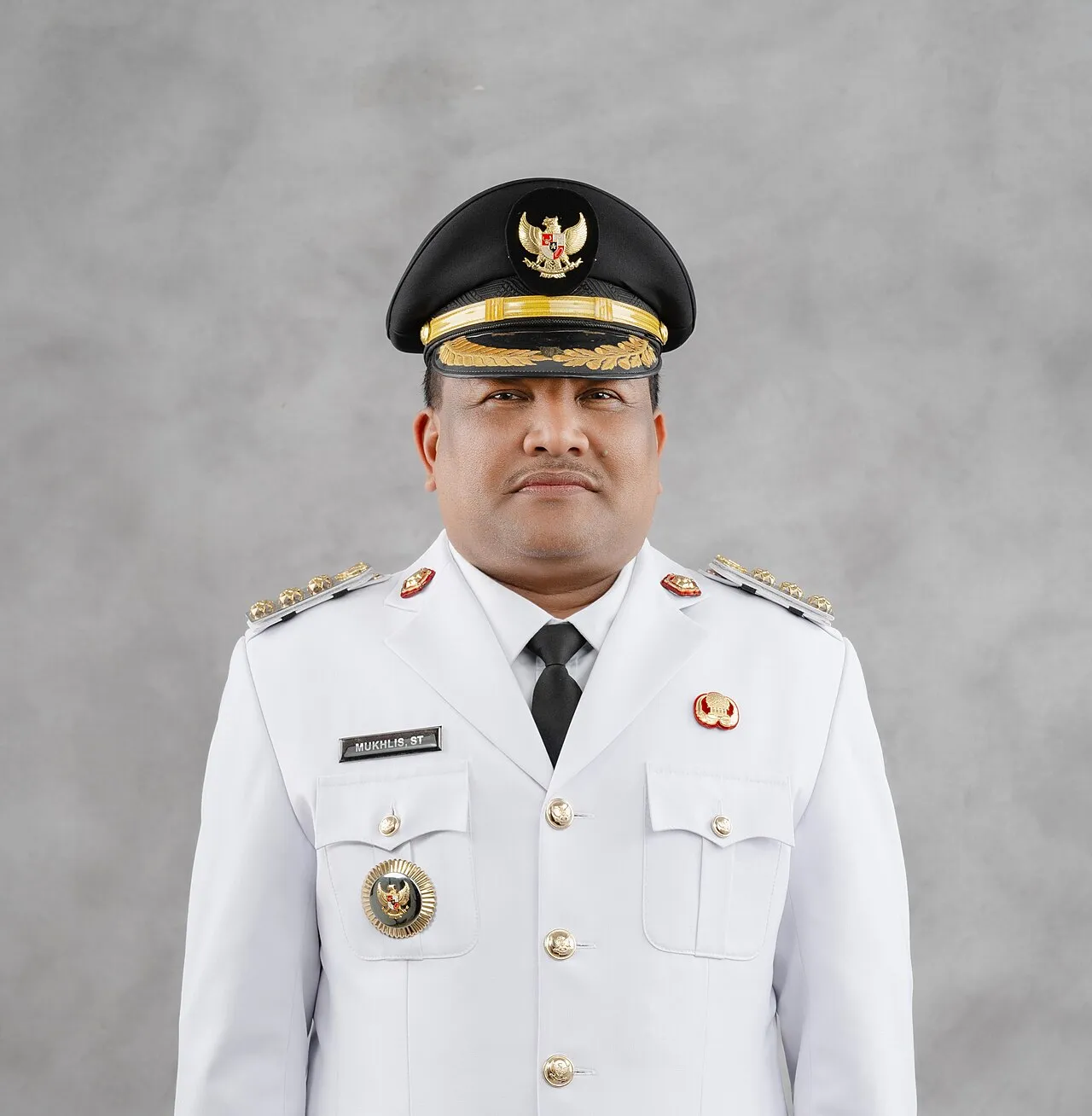 Mukhlis Takabeya menjabat sebagai Bupati Bireuen ke-7 periode 2025-2030