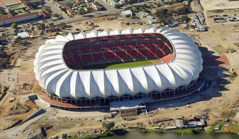 Nelson Mandela Bay Stadium menjadi ikon arsitektur modern dan pusat kegiatan olahraga di Afrika Selatan