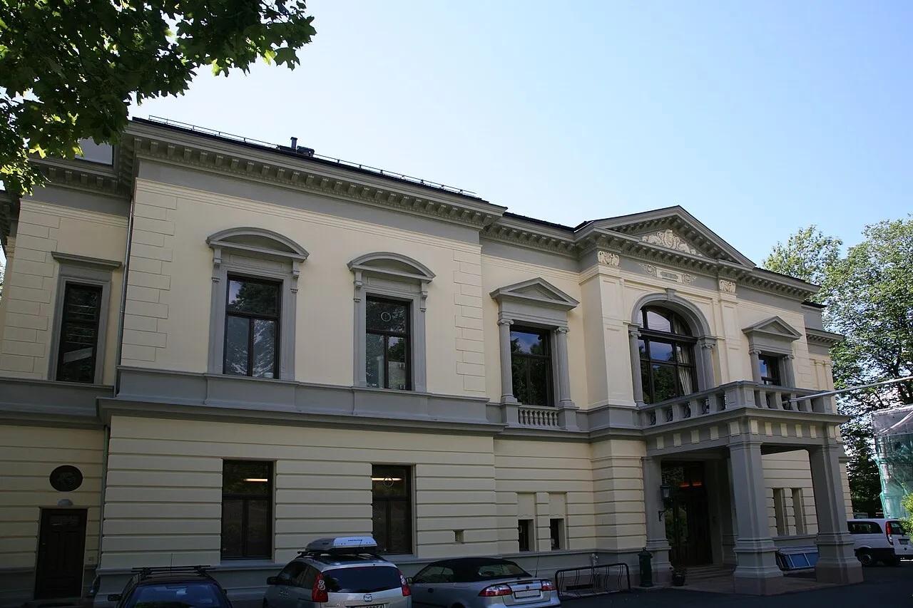 Norwegian Academy of Science and Letters memajukan ilmu pengetahuan dan menganugerahkan penghargaan bergengsi internasional