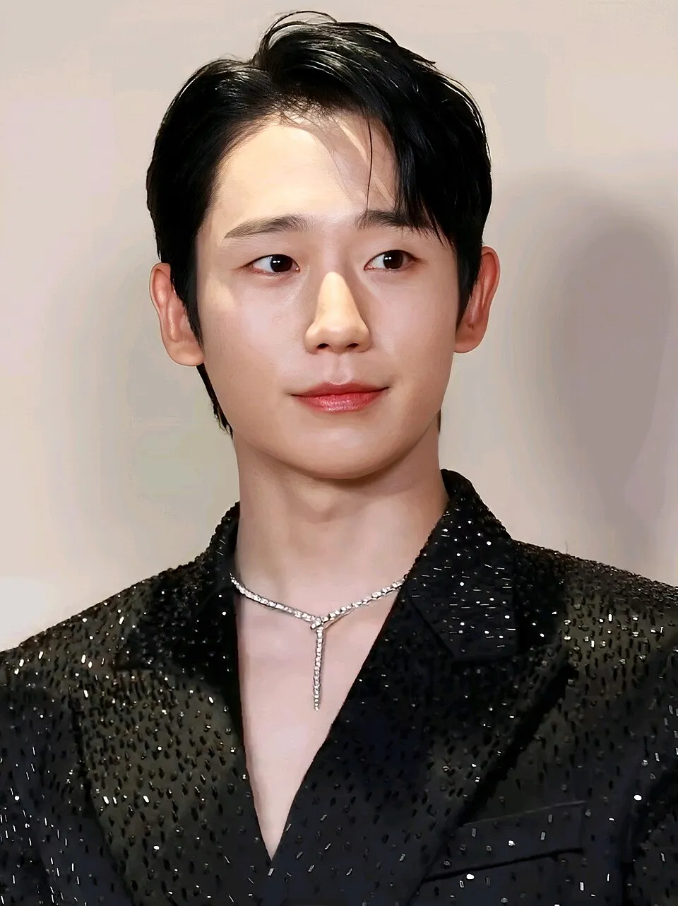 Profil perjalanan karier aktor Korea Selatan Jung Hae-in dari debut hingga meraih penghargaan