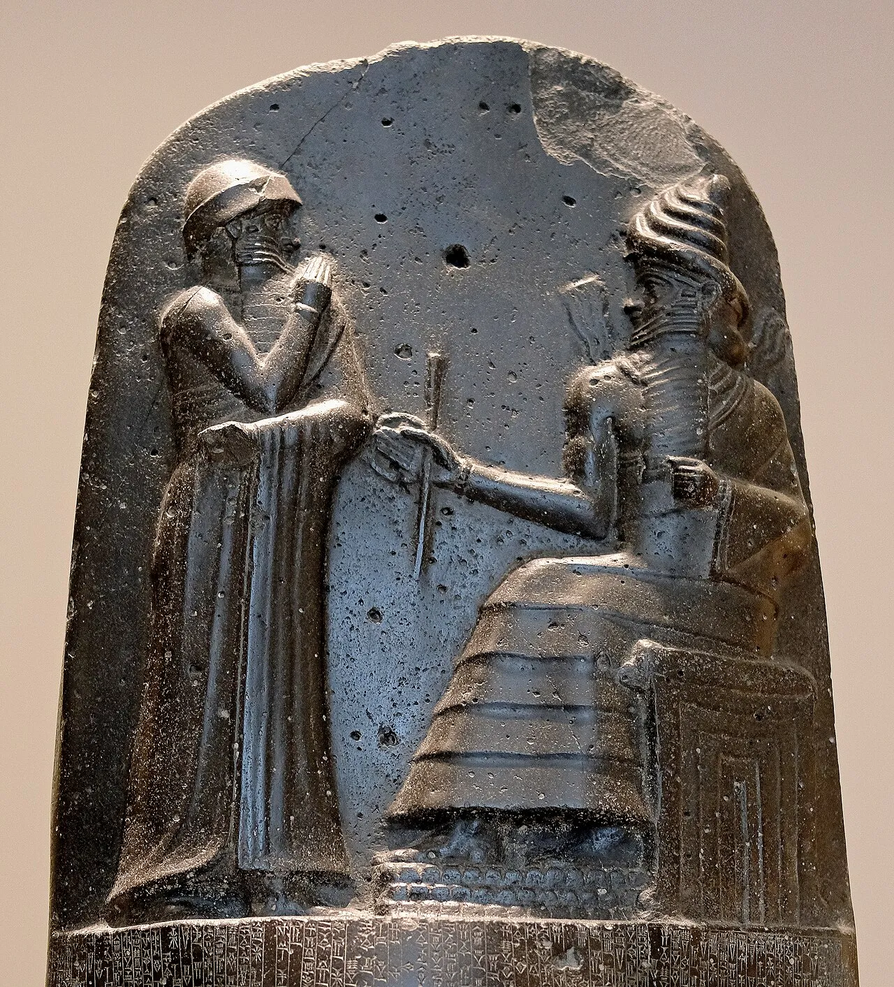 Raja Hammurabi, penguasa Babilonia yang terkenal dengan warisan hukum kunonya di Mesopotamia