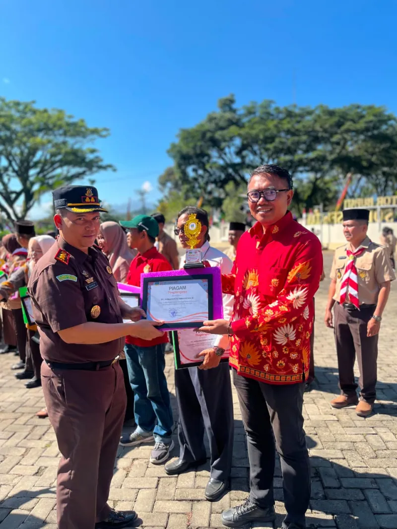 PTPN IV Regional IV Kebun Solok Selatan raih penghargaan perusahaan terbersih dari Pemkab Solok Selatan