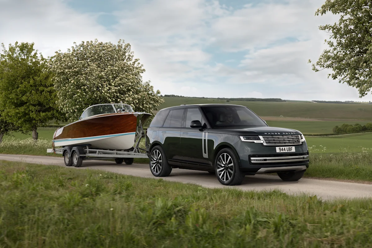 Range Rover Electric luncurkan SUV mewah listrik perdana seharga Rp 2,2 miliar