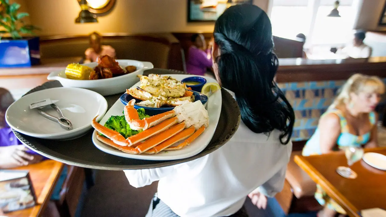 Red Lobster menghadirkan kembali promo Endless Shrimp dengan sistem operasional baru