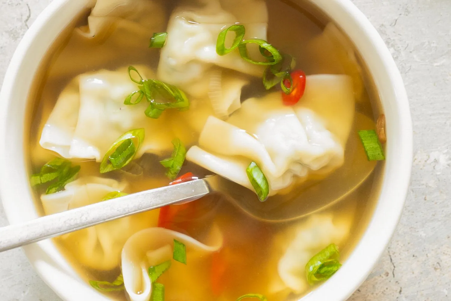 Resep sup wonton 15 menit jadi solusi praktis makan malam kilat