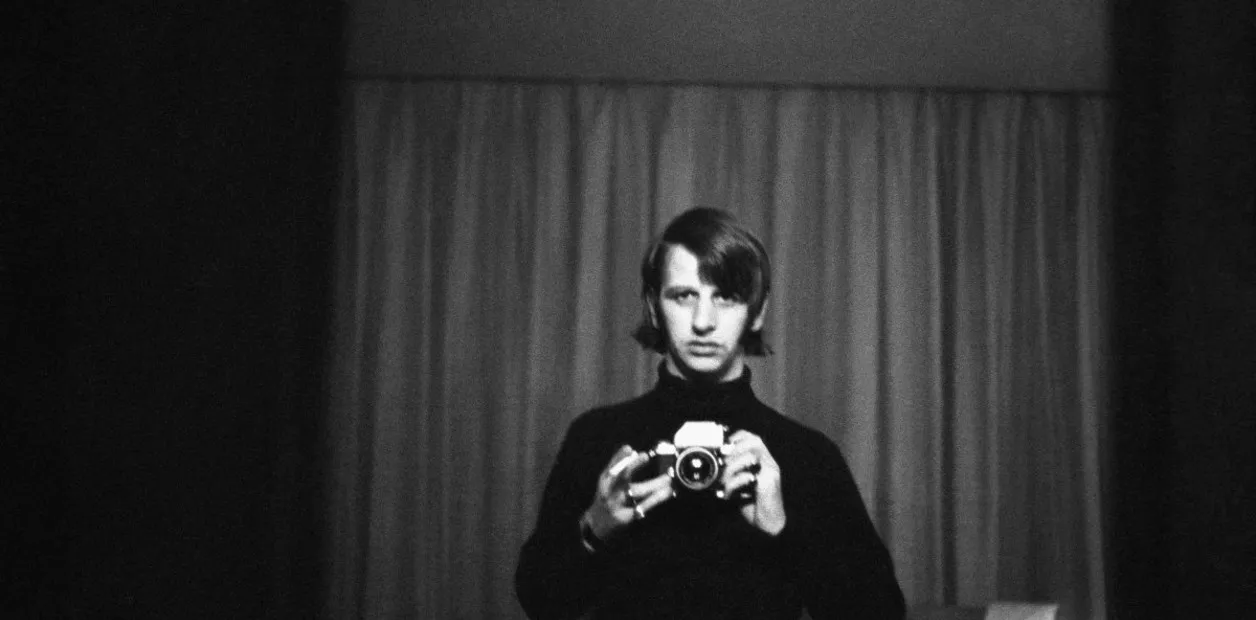 Ringo Starr penabuh drum legendaris The Beatles yang nyaris dieksorsisme neneknya karena kidal