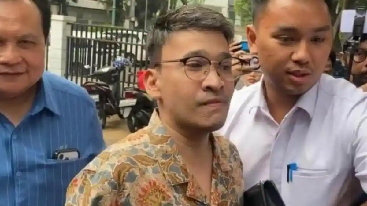 Ruben Onsu ditetapkan sebagai tersangka kasus penipuan dan penggelapan investasi oleh Polres Jakarta Selatan