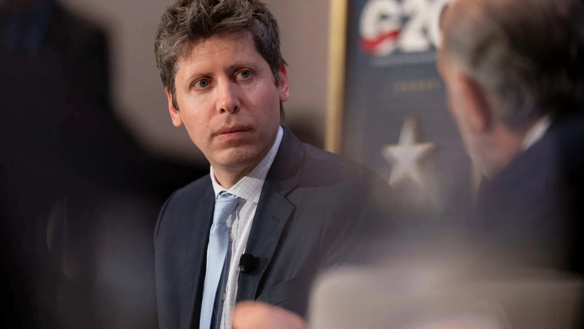 Sam Altman sebut konsumsi air ChatGPT setara produksi buah almond