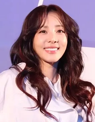 Sandara Park sukses meniti karier sebagai bintang di Filipina sebelum bergabung dengan 2NE1