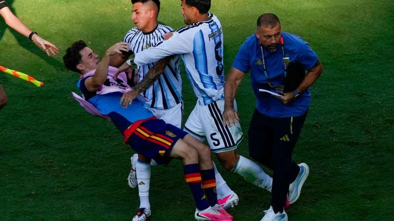 Sanksi berat FIFA hantam Timnas Argentina dan AFA usai kericuhan final Piala Dunia