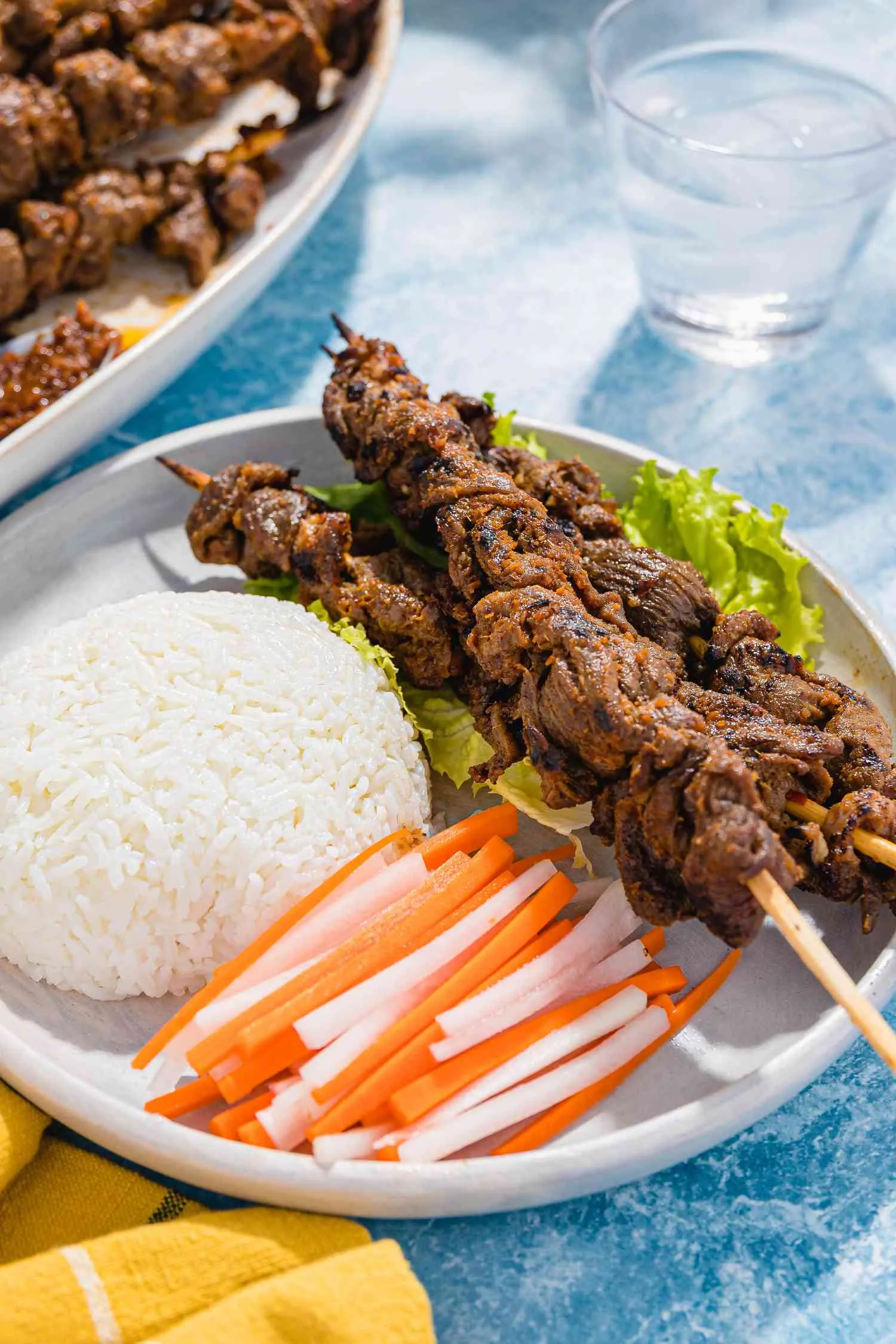 Sate sapi serai khas Kamboja yang lezat dengan bumbu rempah kroeung