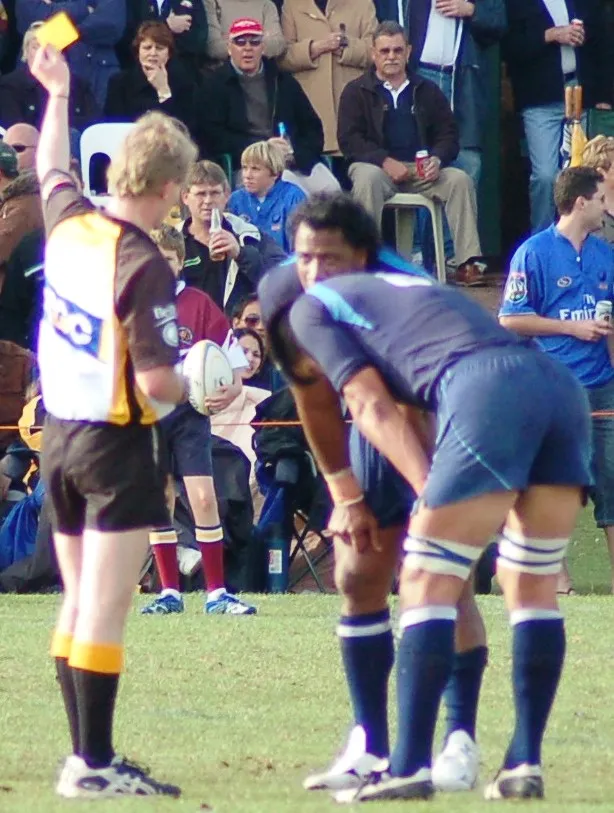 High tackle menjadi salah satu pelanggaran paling berbahaya dan dilarang dalam pertandingan rugby modern