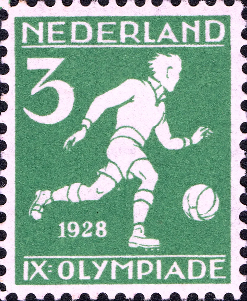 Turnamen sepak bola Olimpiade Musim Panas 1928 di Amsterdam mempertemukan Uruguay dan Argentina