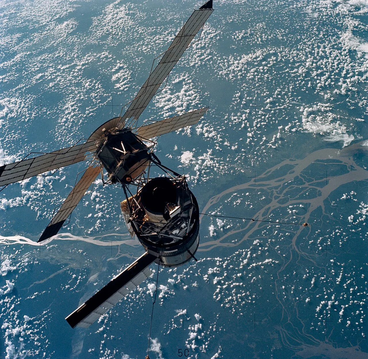 Skylab 3 mencatatkan rekor penting dalam sejarah eksplorasi antariksa berawak NASA dengan misi 59 hari di orbit
