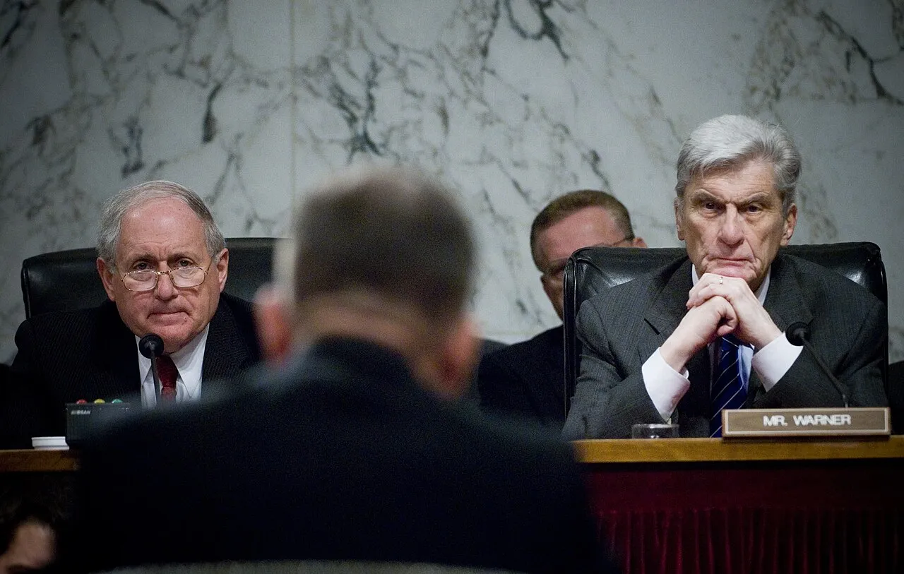 Komite Kongres Amerika Serikat berperan penting dalam penyusunan hukum dan pengawasan pemerintah federal.