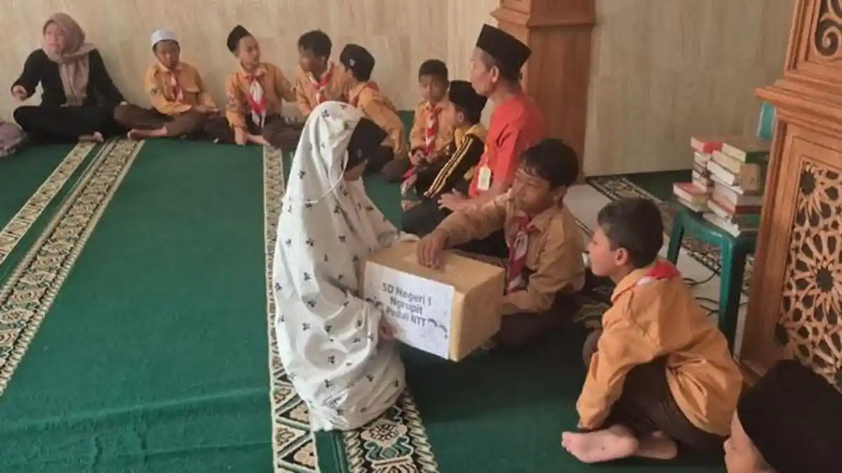 Siswa SDN 1 Ngrupit Ponorogo sisihkan uang saku untuk bantu korban bencana alam di NTT
