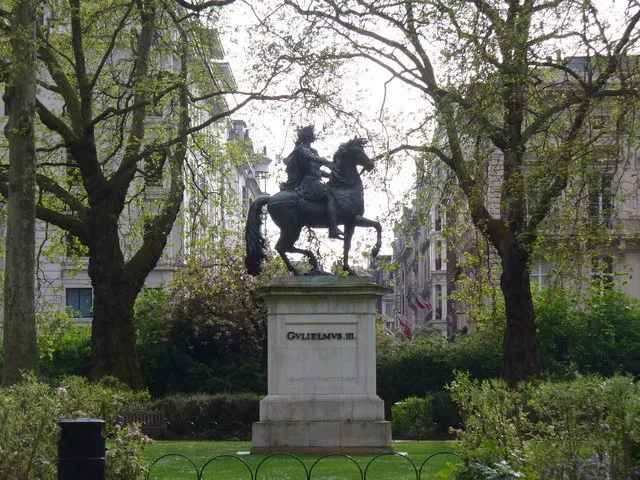 St James's Square, alun-alun taman bersejarah di jantung Kota Westminster London