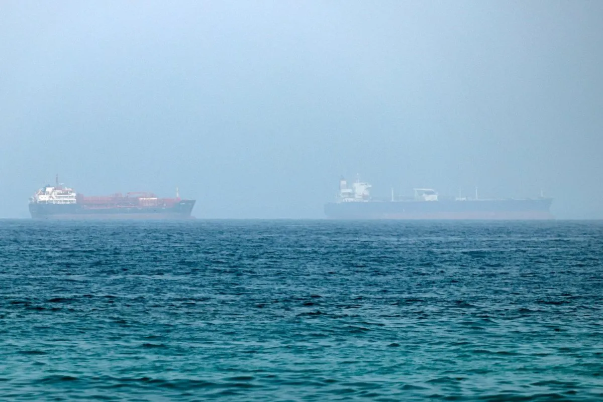 Kapal supertanker menabrak ranjau laut di perairan Selat Hormuz