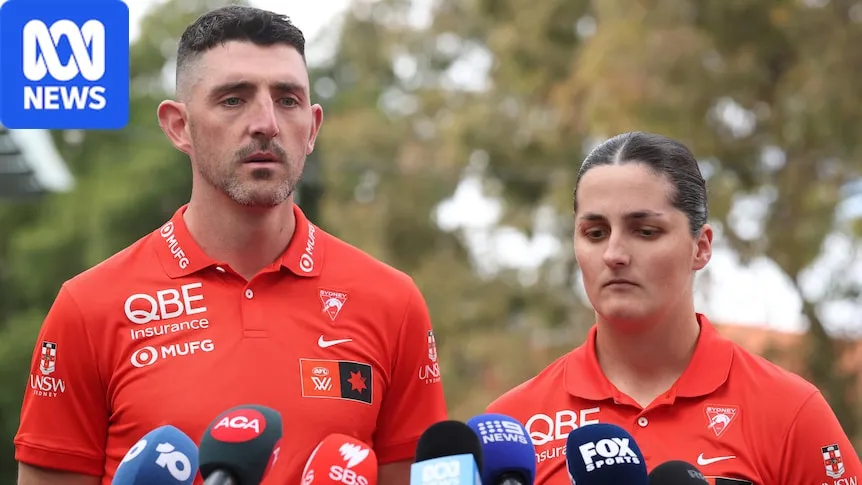 Kapten AFLW Lucy McEvoy dan pelatih Colin O'Riordan memberikan keterangan pers terkait skandal Sydney Swans