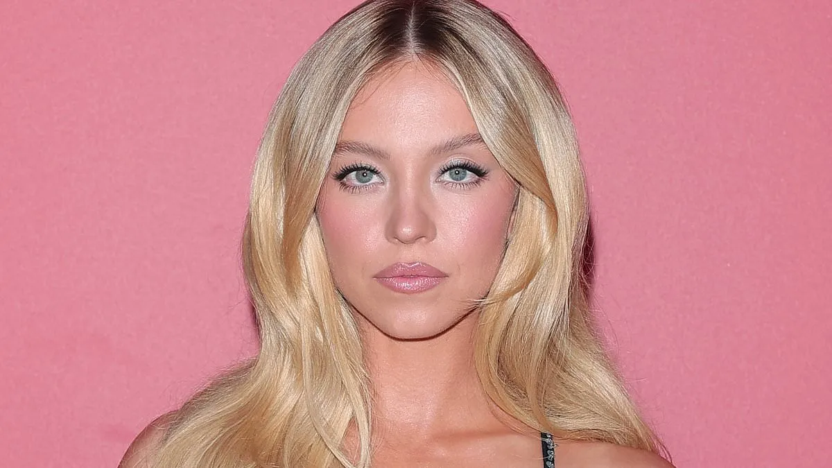 Scooter Braun dikabarkan memegang pengaruh besar dalam mengatur strategi karier Sydney Sweeney di Hollywood