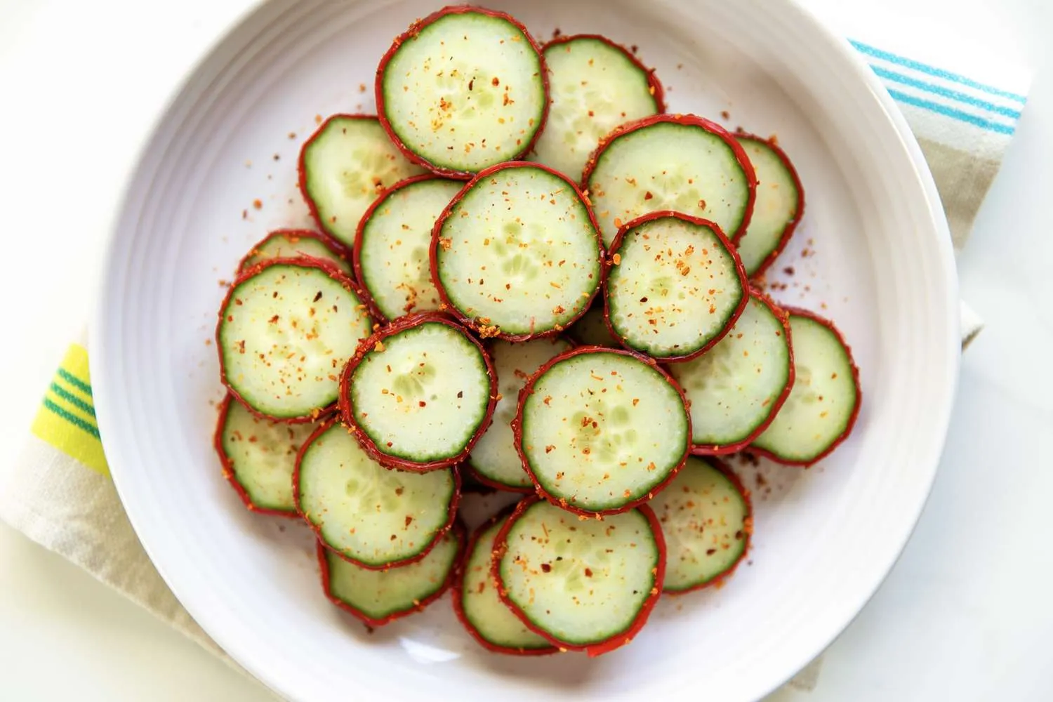 Tajin Cucumber Coins camilan segar viral 4 bahan dari TikTok
