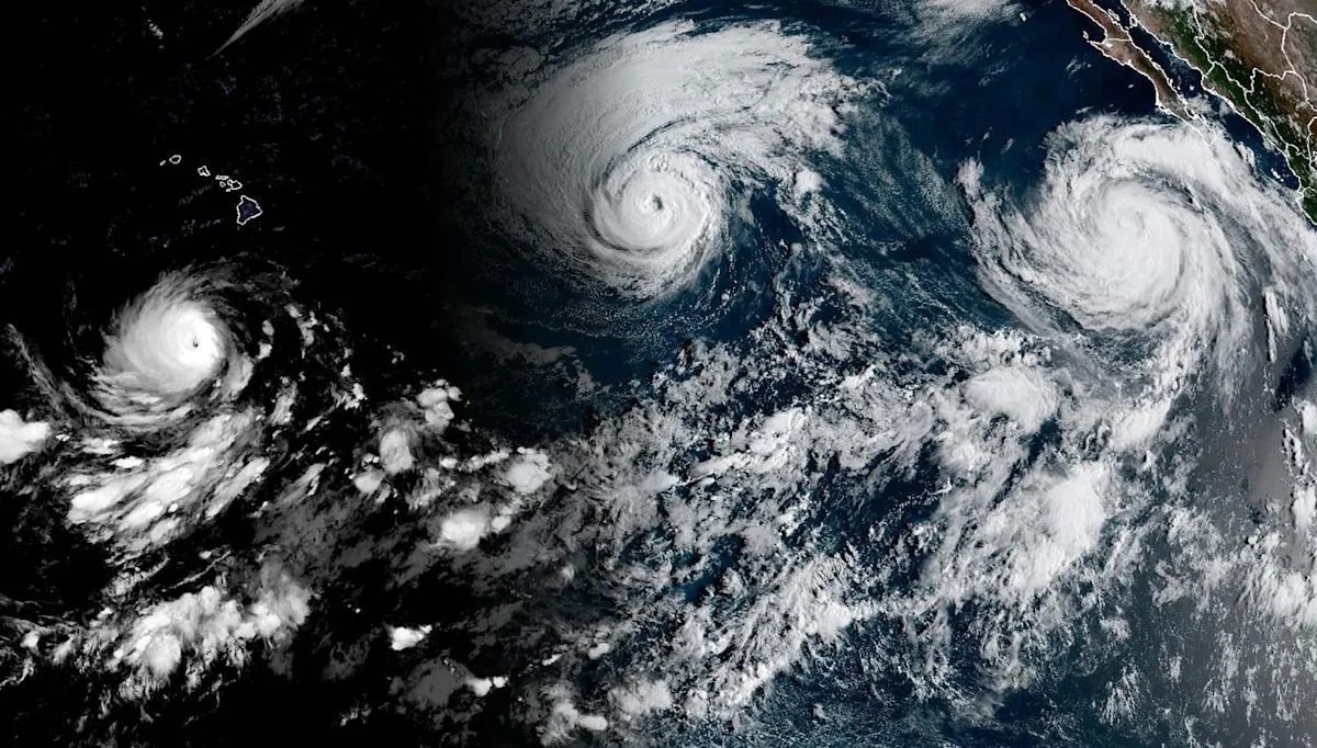 Tiga badai tropis menerjang Samudra Pasifik sebagai dampak fenomena El Nino