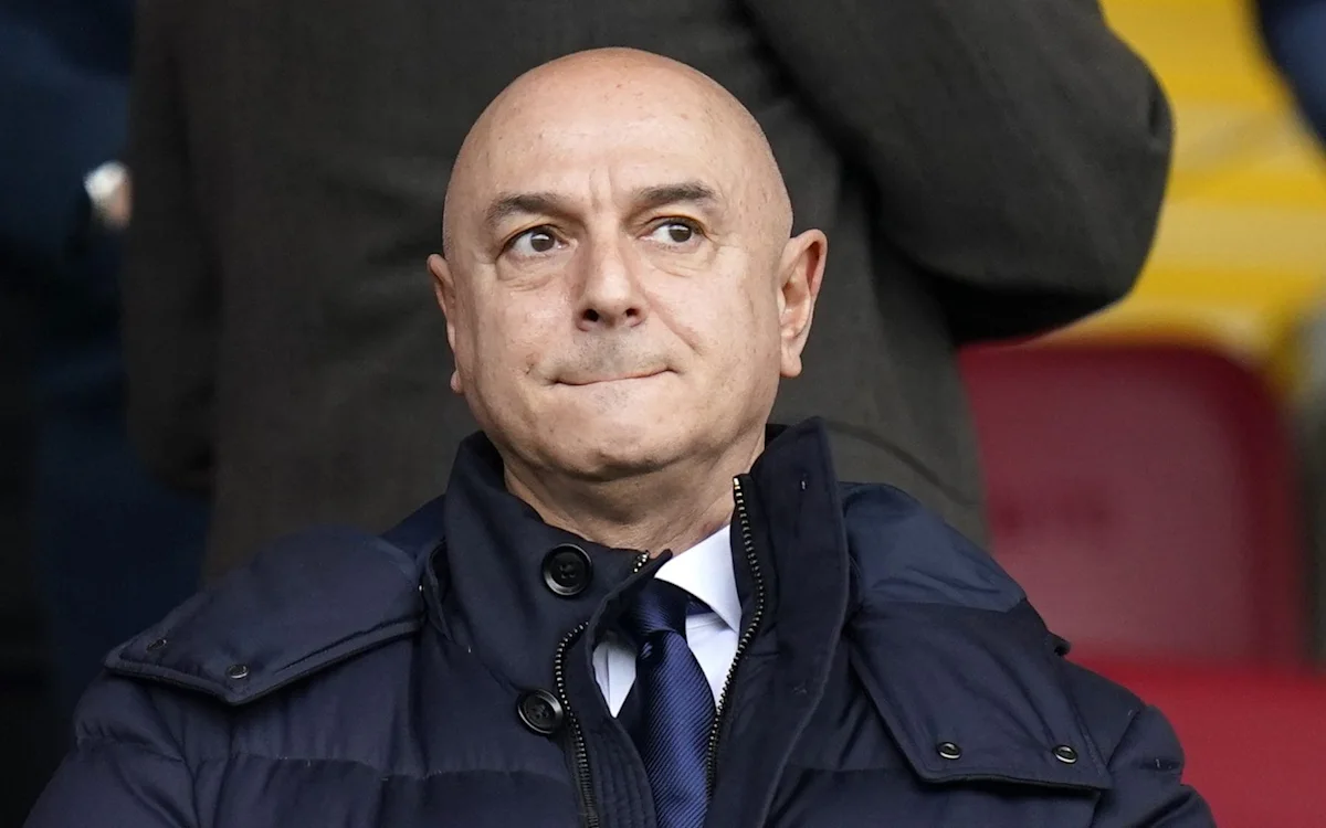 Stadion Tottenham Hotspur dan jajaran manajemen klub di London