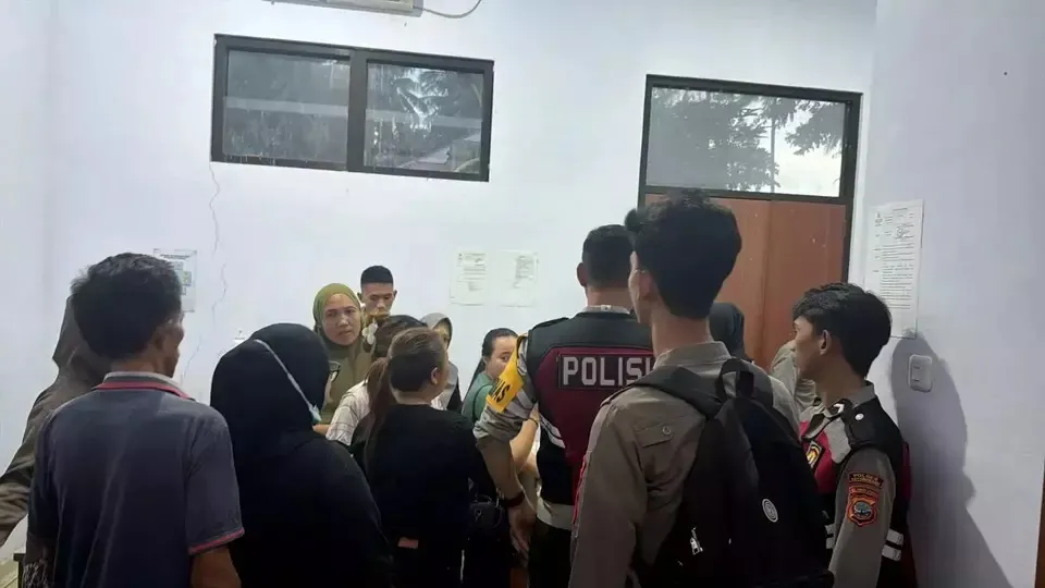 Tragedi maut drag race Kotamobagu merenggut delapan nyawa penonton usai mobil menabrak area pinggir sirkuit