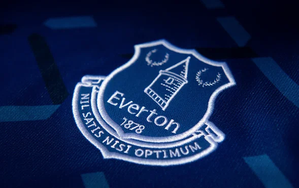 Barcelona pasang harga minimal untuk transfer Hector Fort ke Everton