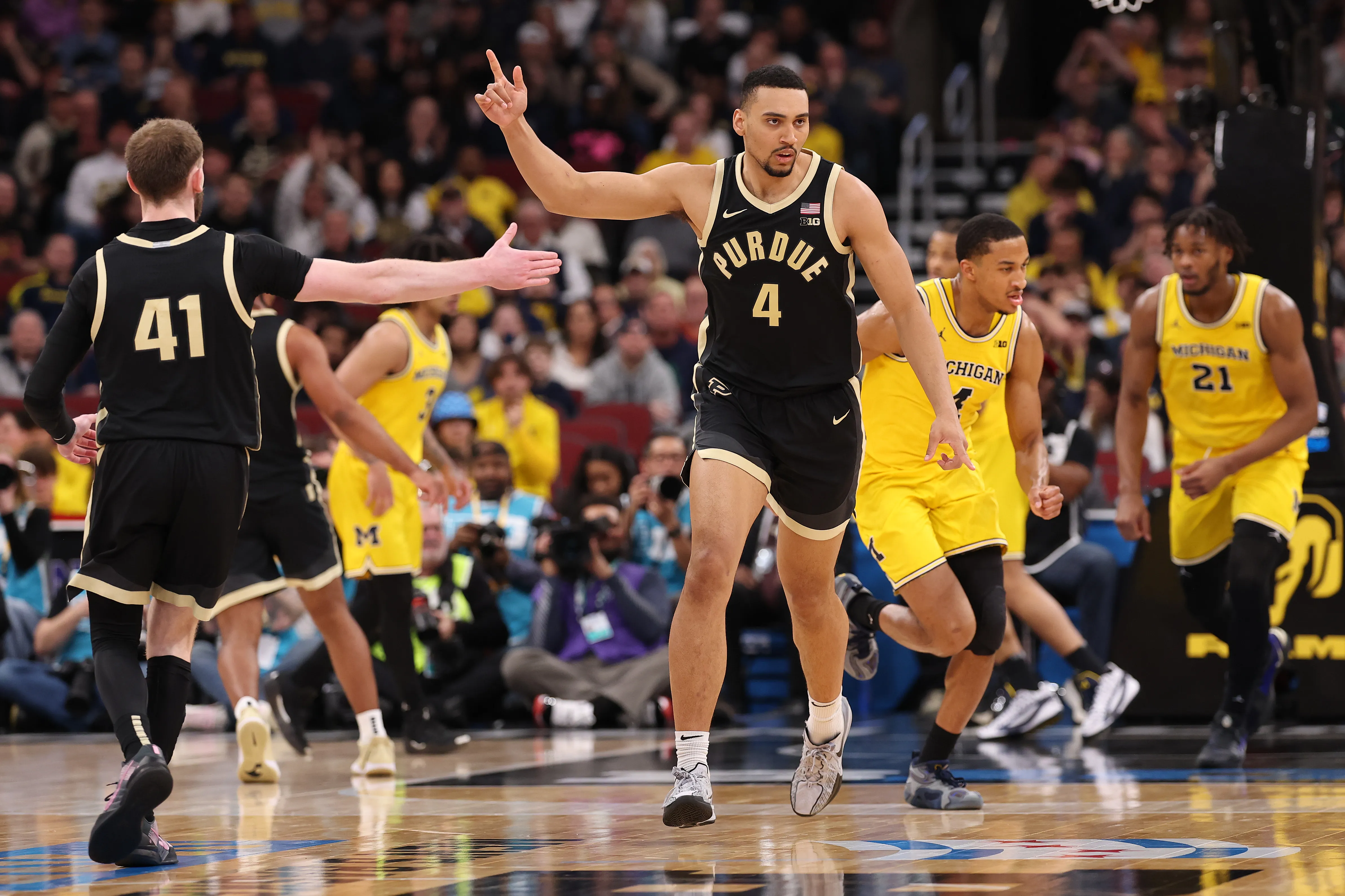 Trey Kaufman-Renn berupaya kembali ke bola basket kampus lewat jalur hukum