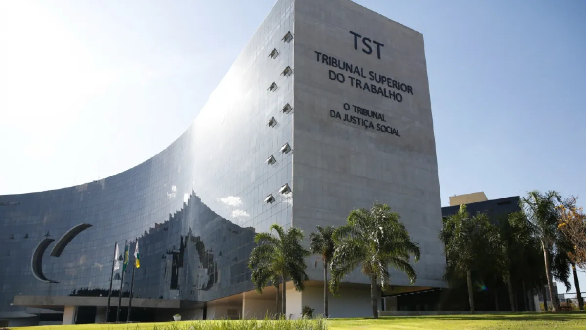 Tribunal Superior do Trabalho Brasil menuai sorotan karena tunjangan pegawai bebas pajak