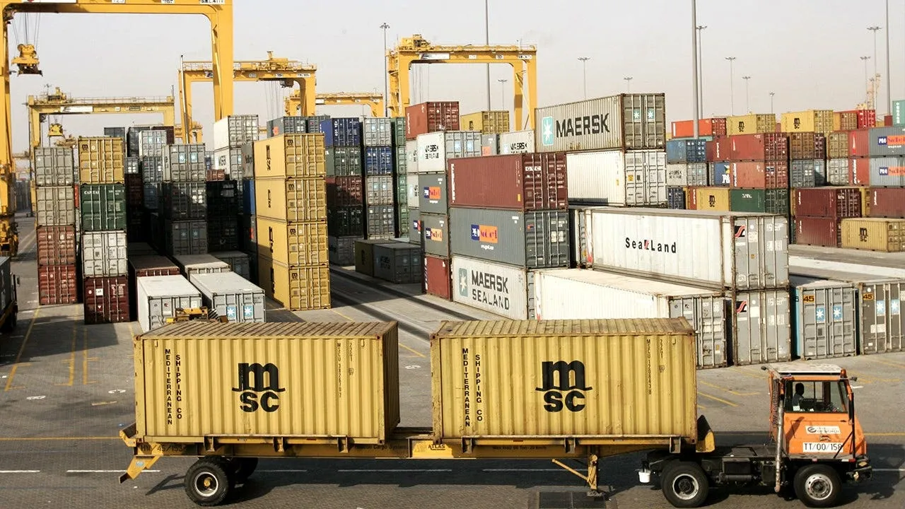 Uni Emirat Arab putus jalur ekonomi Iran di tengah ketegangan Selat Hormuz
