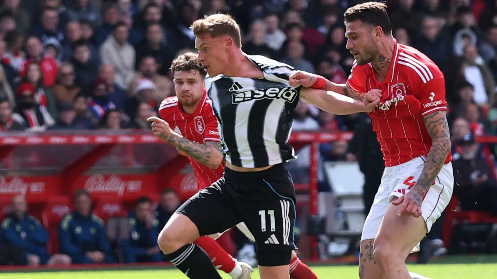 West Ham United resmi datangkan bek Nottingham Forest Morato di bursa transfer