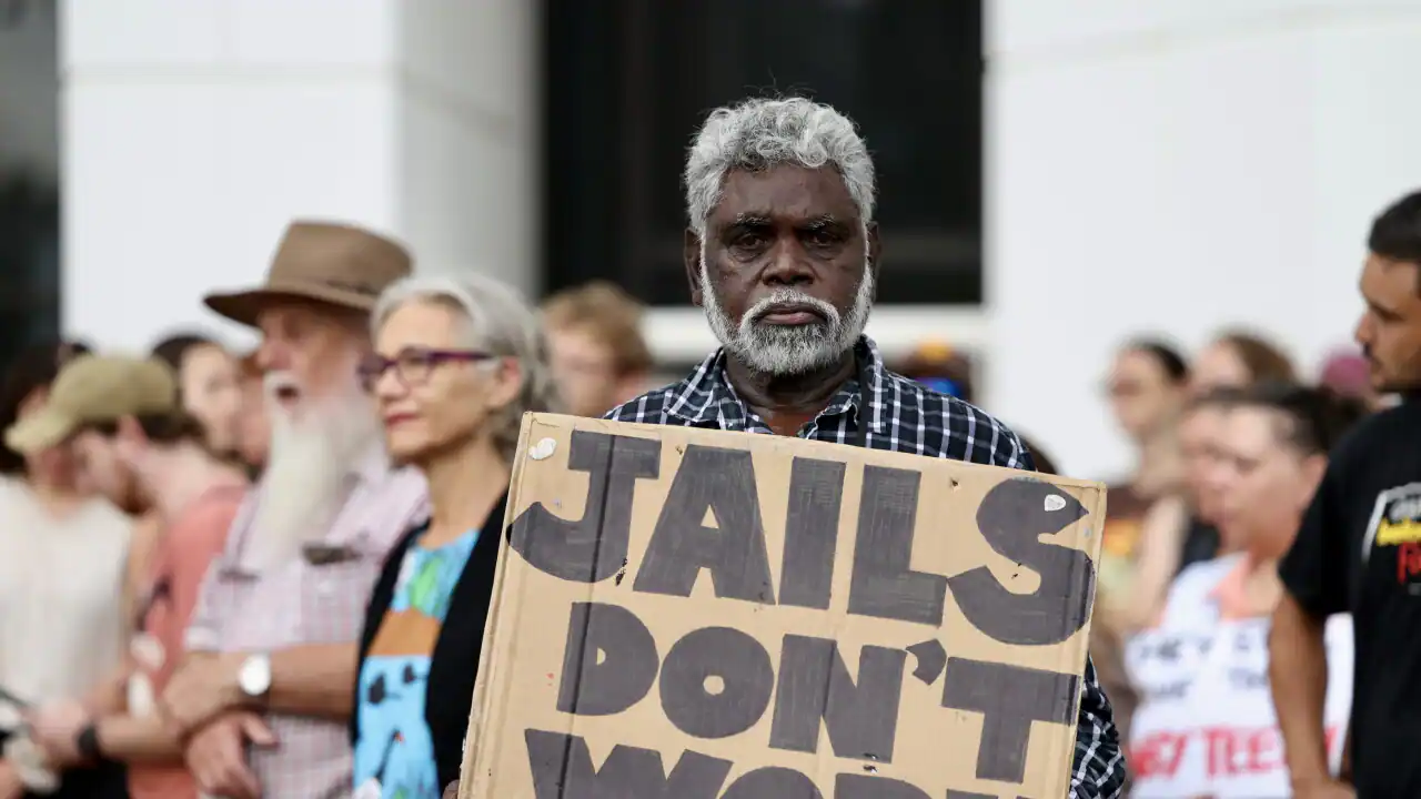 Yiŋiya Mark Guyula mundur dari Parlemen Northern Territory karena isu masyarakat Aborigin